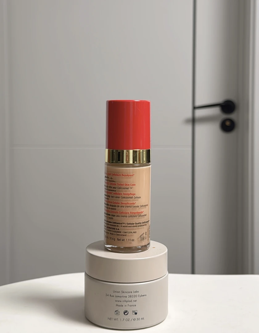 粉底紧致护肤无痕修颜