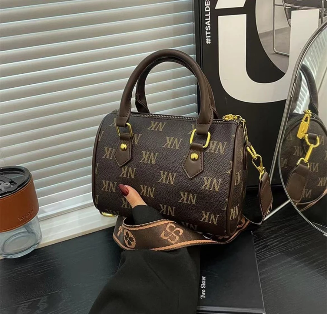 【媛媛亏清】（长23高15宽14）时尚潮流单肩斜挎包休闲百搭包包