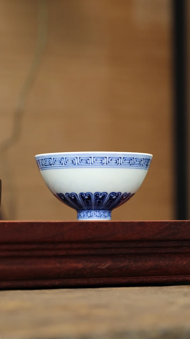 【弥生茶器】小愚斋仿明莲瓣纹鸡心杯高端茶器景德镇陶瓷主人杯