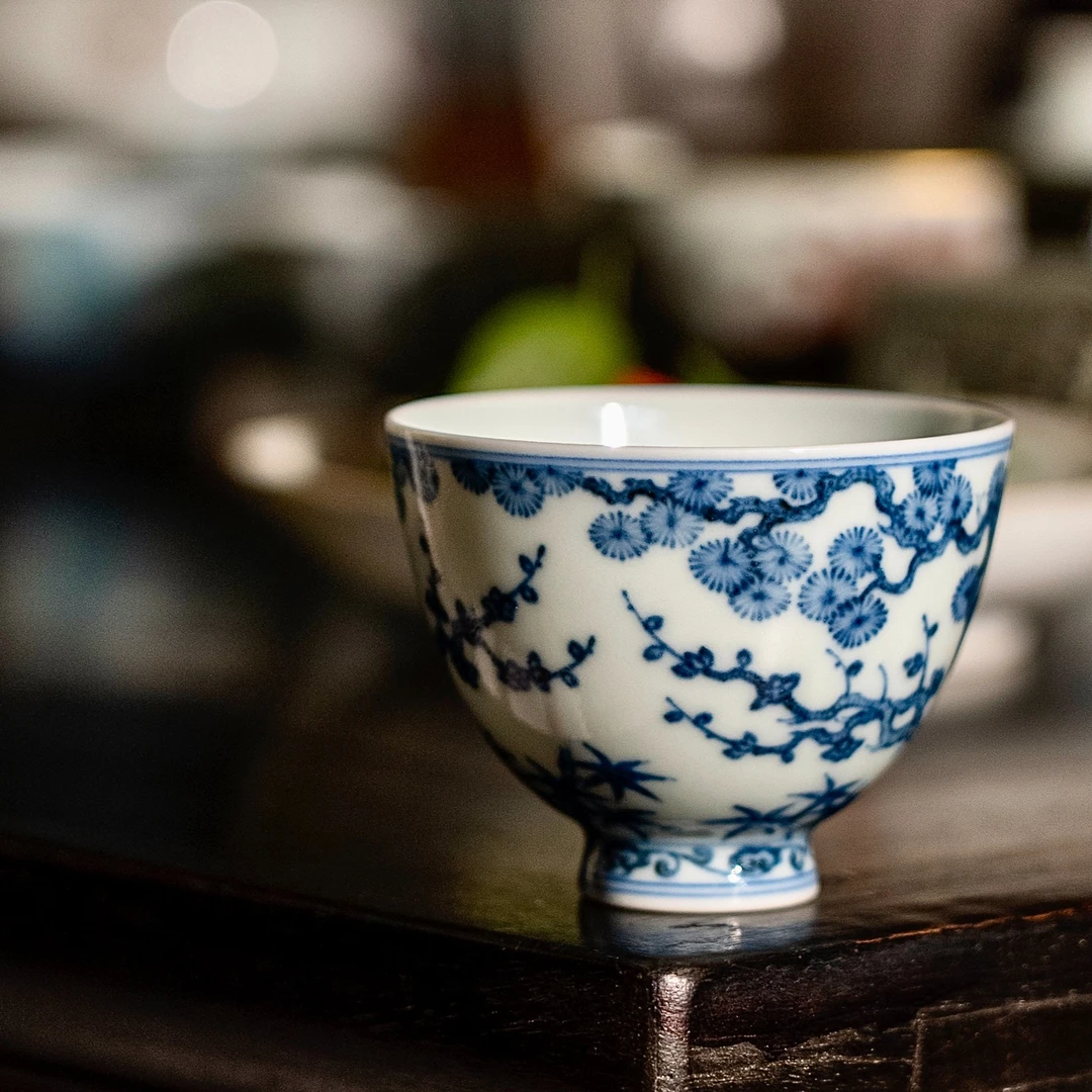 【弥生茶器】小愚斋青花松竹梅岁寒三友小鸡心杯手绘主人杯茶杯