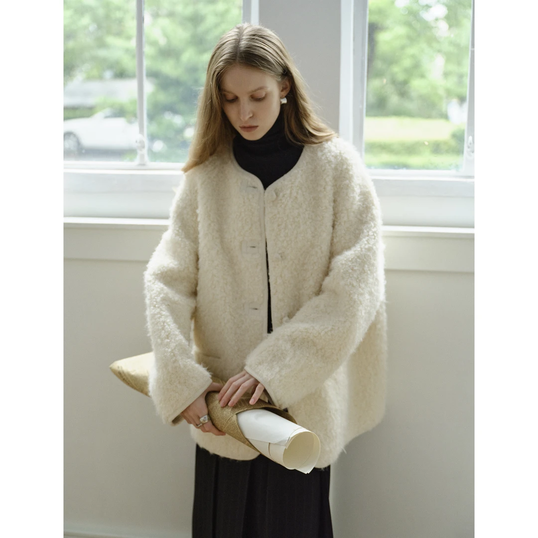 CIRCLOFY瑟夕 慵懒圈圈颗粒绒皮毛一体短外套COUD712609