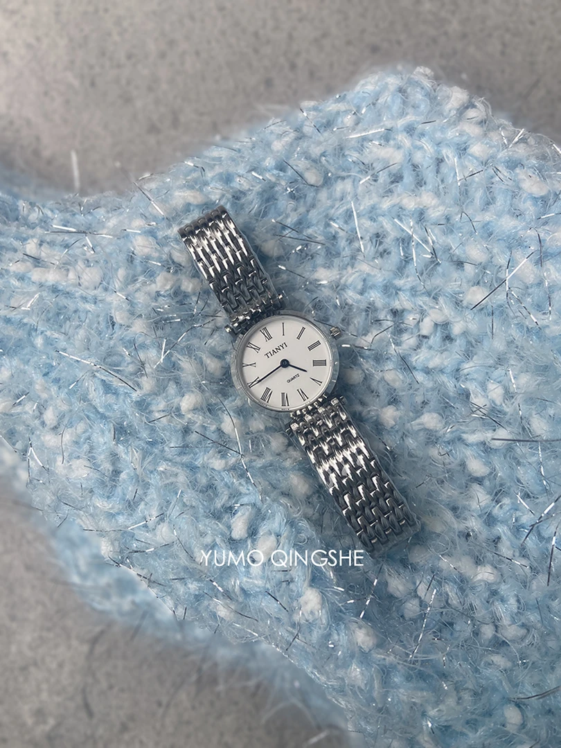 浪家同款超薄极简风女防水钢带潮流时尚女士蓝宝石石英手表腕表