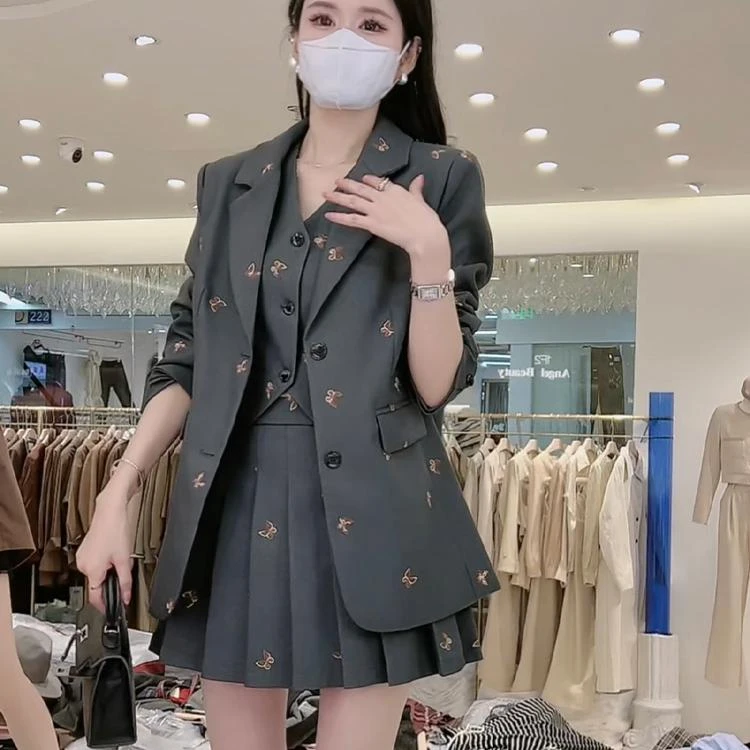 秋款时尚重工刺绣设计感西装外套高腰A字半身裙超好看三件套女潮