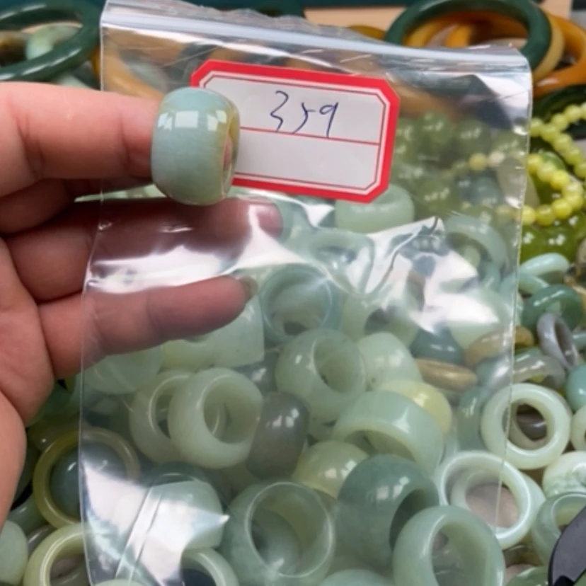【闪购商品】蛇纹石玉颈饰未镶嵌