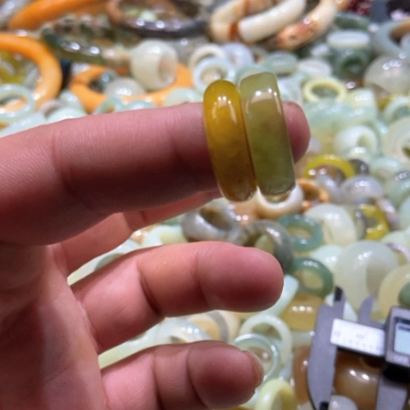 【闪购商品】蛇纹石玉随机未镶嵌
