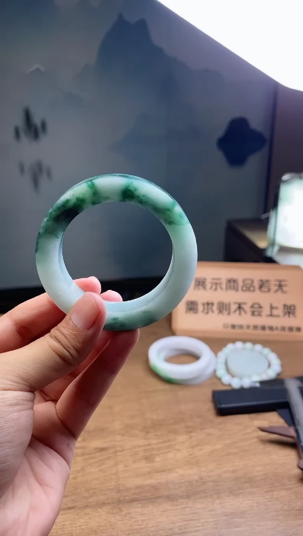 【闪购商品】定制翡翠手镯未镶嵌定制
