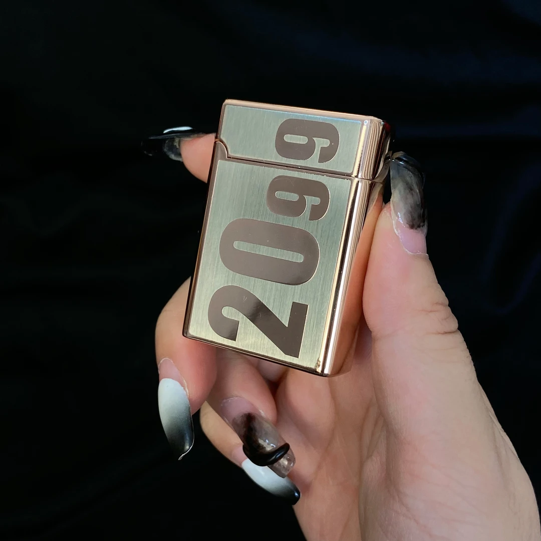 电子感应滚轮点火打火机高档触摸红焰直冲防风个性创意潮送礼电池