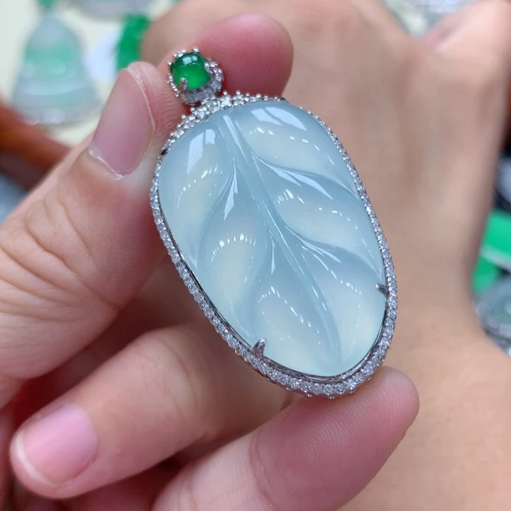 翡翠吊坠(不含链)18K金镶嵌