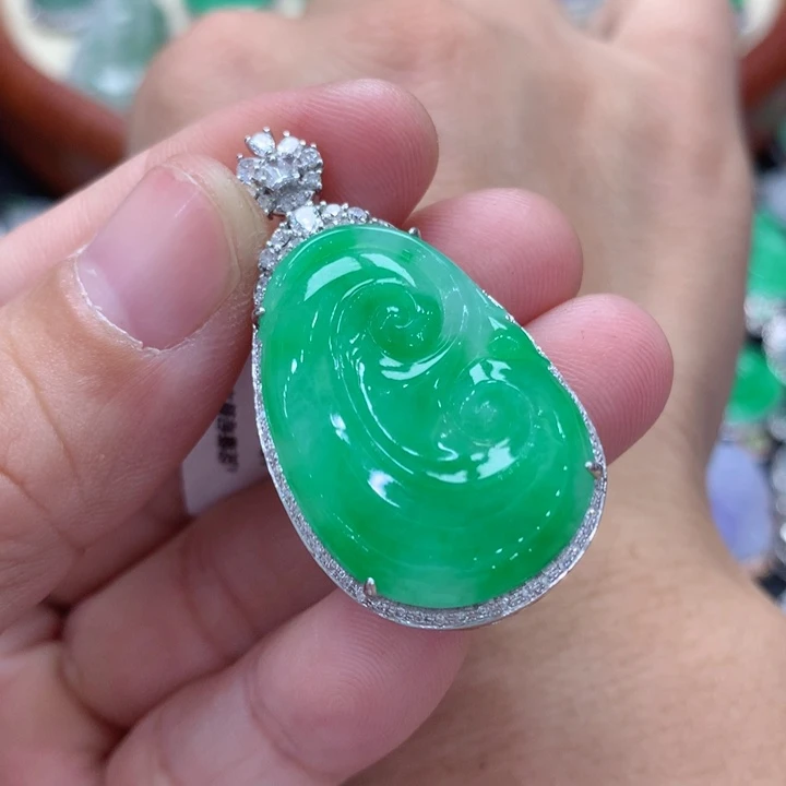 翡翠吊坠(不含链)18K金镶嵌