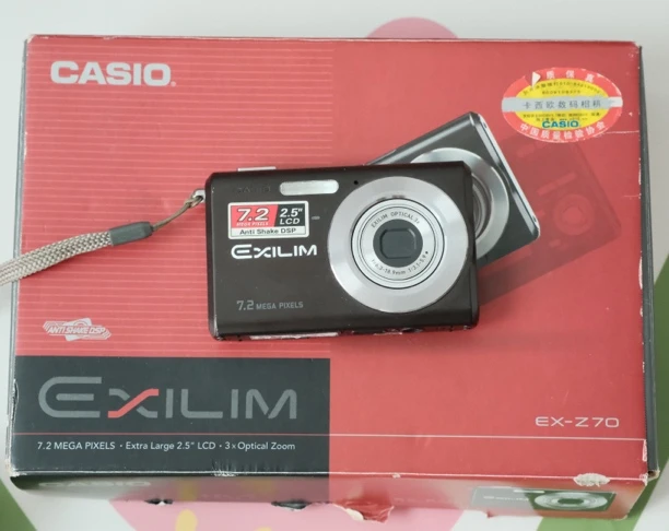 9新 Casio/卡西欧 z70，网红款复古冷白ccd相机