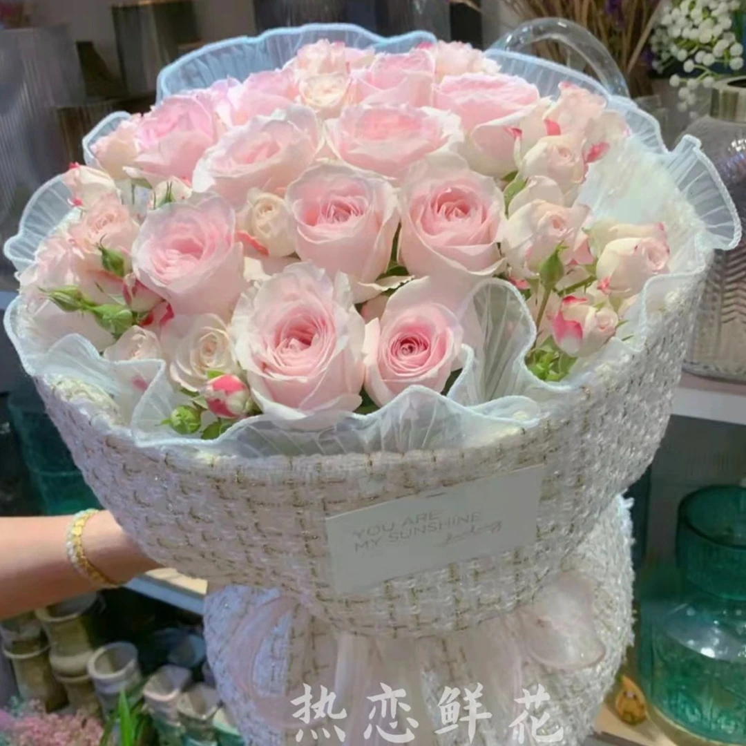【海枯石烂】19朵粉玫瑰折射泡泡小香风鲜花生日花束（25公分大桶）