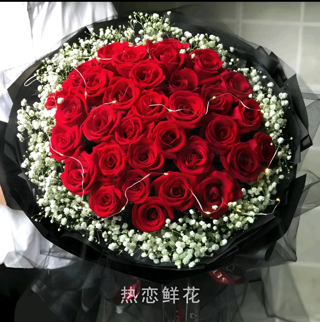 【唯爱】33朵红玫瑰满天星小彩灯大花束鲜花生日礼物送对象朋友