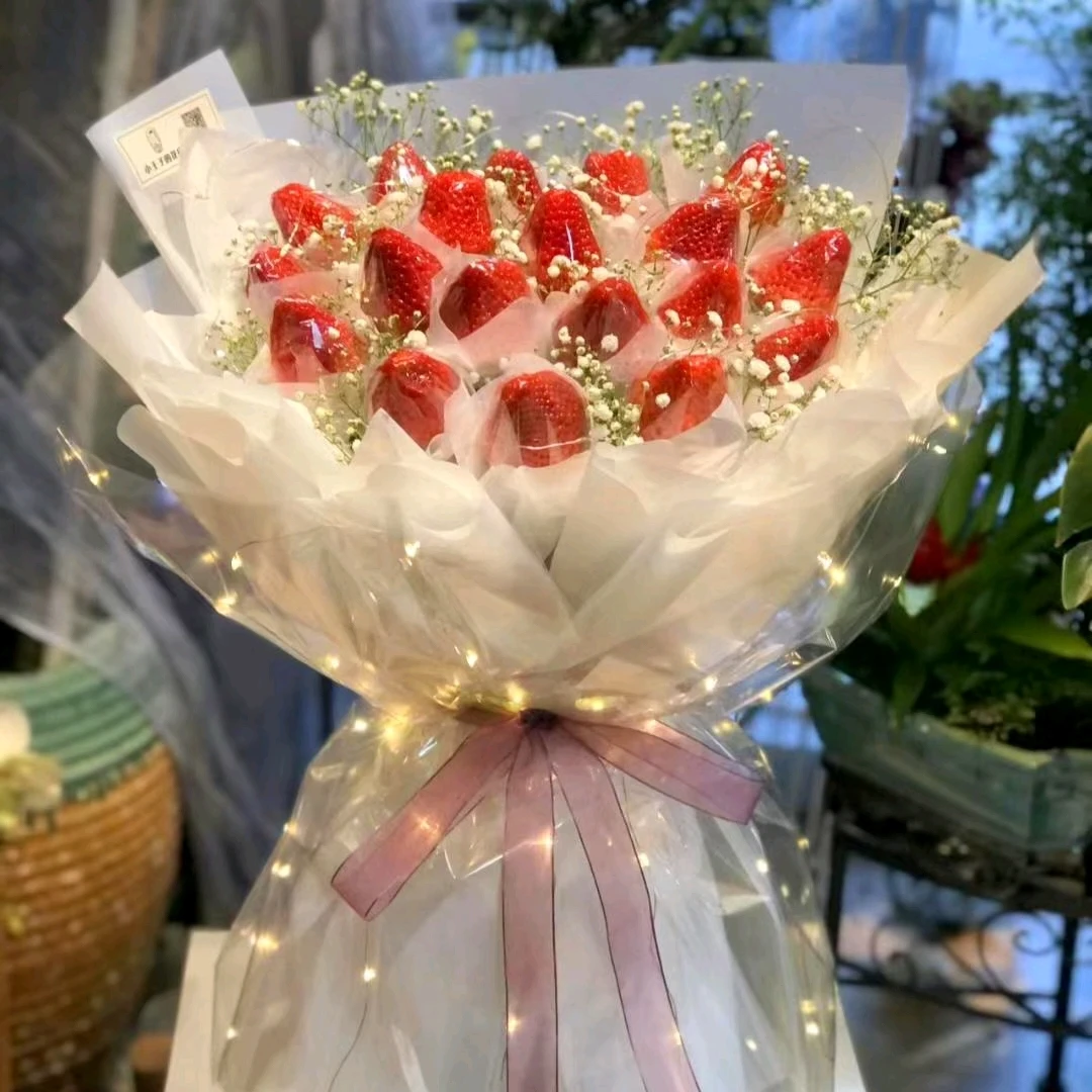 【冬日恋歌】16颗草莓满天星花束送女友闺蜜爱人朋友生日礼物
