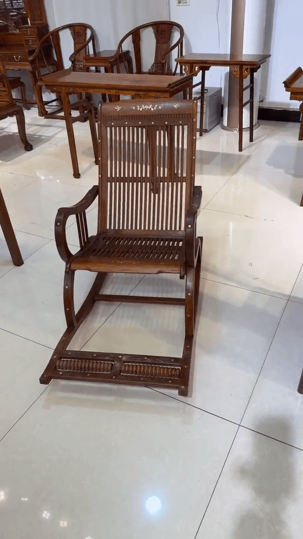 【闪购商品】黄花梨根雕周*辉摇椅