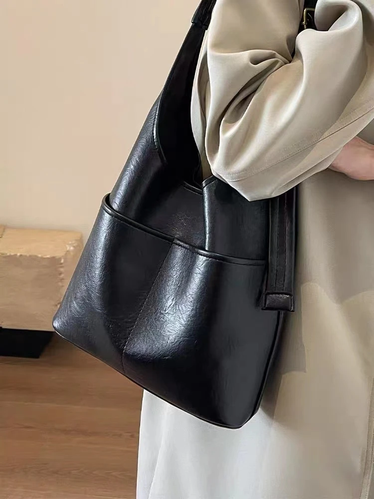 网红高级感包包女士2023新款女包复古通勤单肩包大容量时尚水桶包