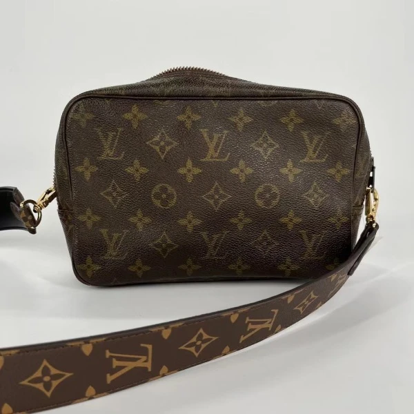 路易威登/箱包/95新/市场价9999