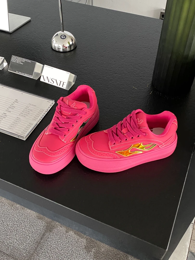 168-11 厚底百搭休闲面包鞋皮面平底板鞋女秋街头潮酷女鞋