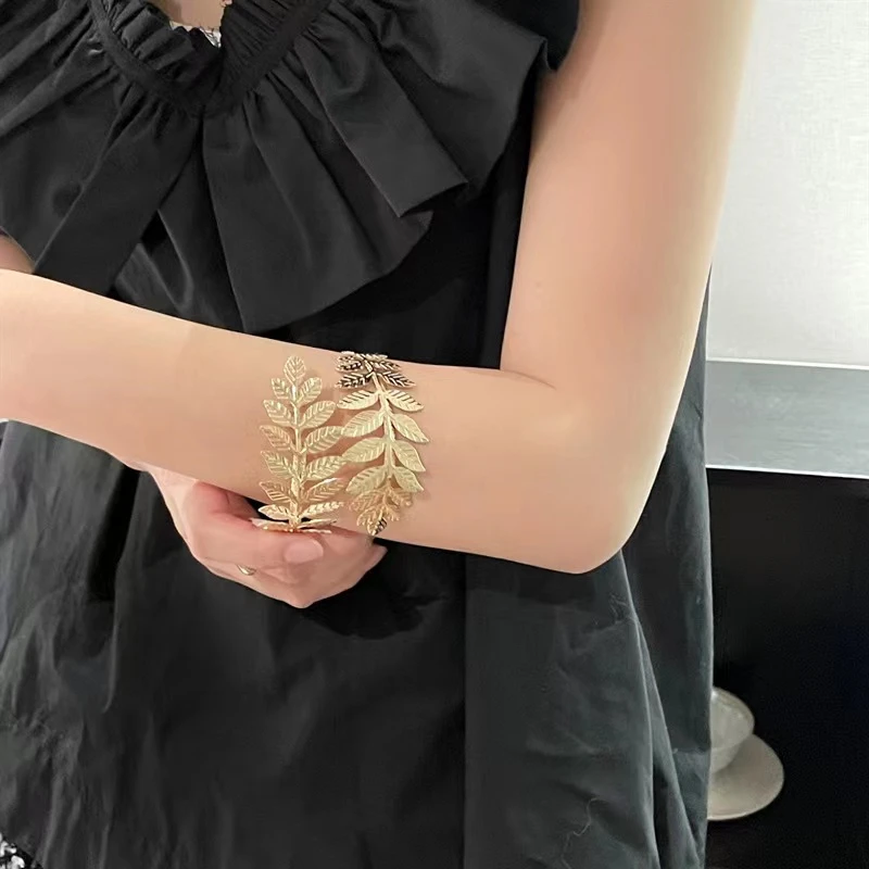合金手链 金属辣妹树叶臂环ins网红甜酷风小众设计臂链潮手链女