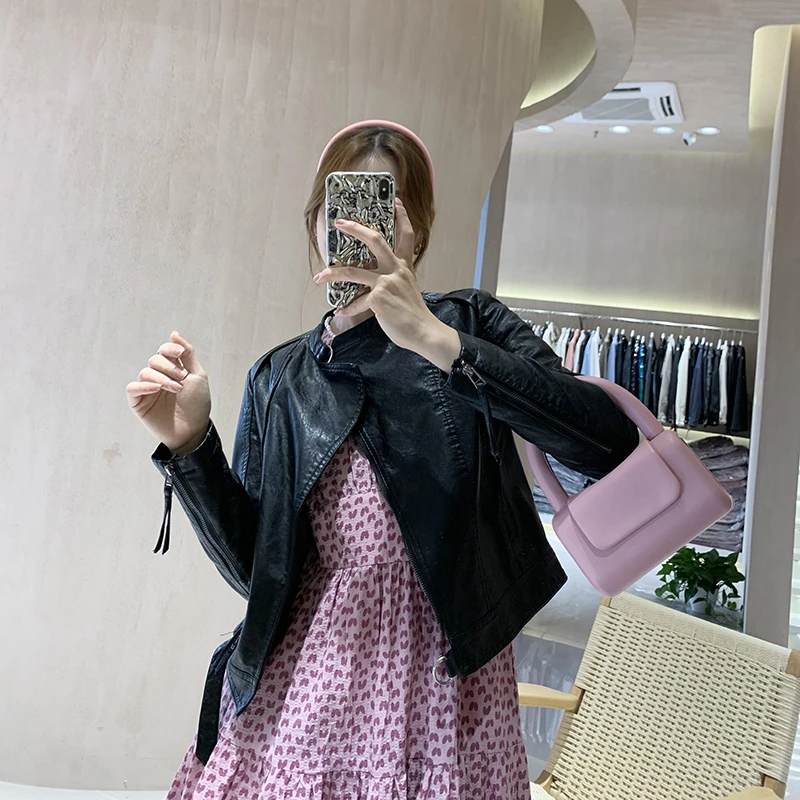 海宁新款洋气显瘦短款网红女外套秋季时尚黑色修身pu皮夹克外套女