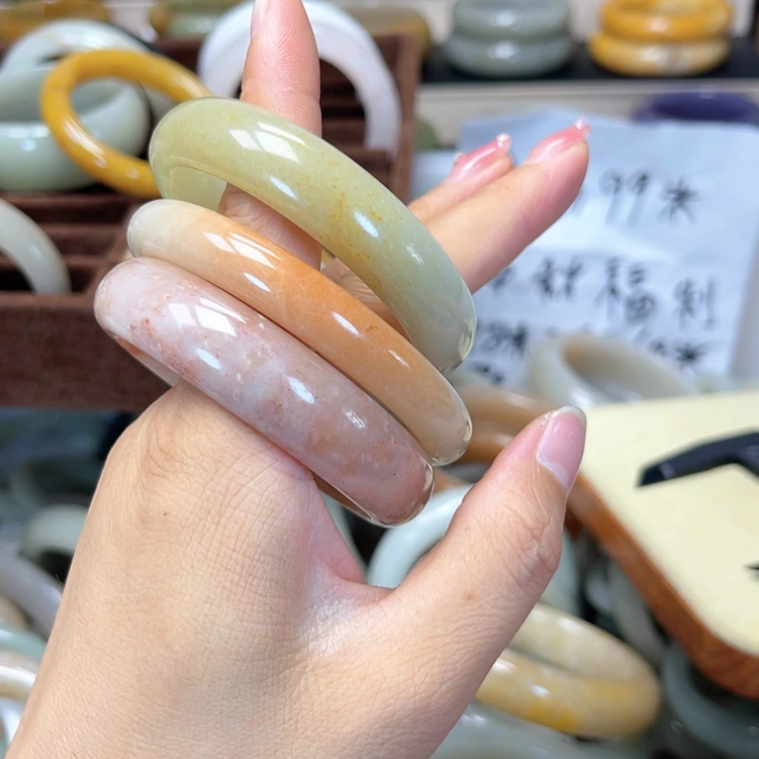 【闪购商品】石英质玉手镯未镶嵌我**了