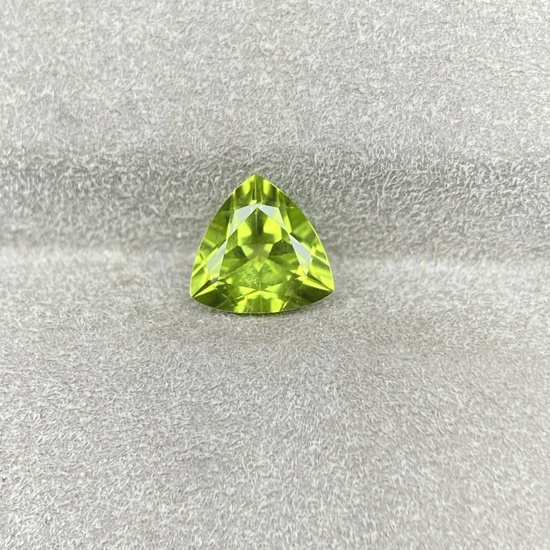 天然三角形橄榄石裸石