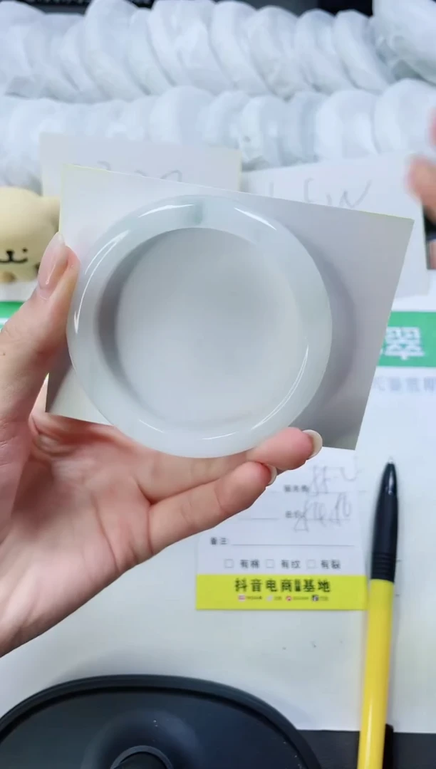 【闪购商品】石英质玉手镯未镶嵌419