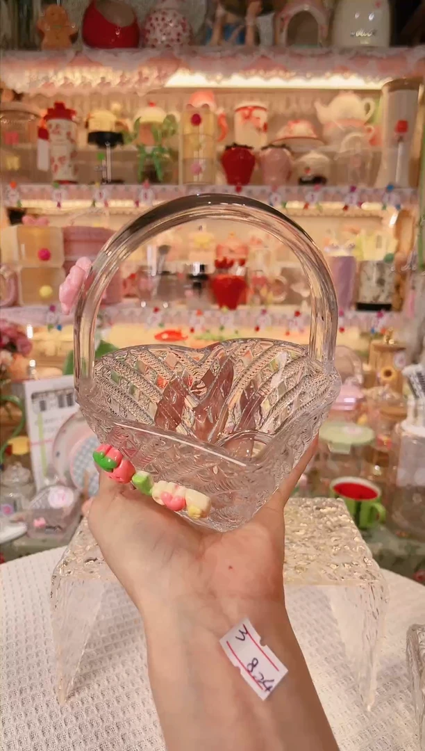 【闪购商品】摆件浮雕爱心小提篮品质好，发货快，放心拍