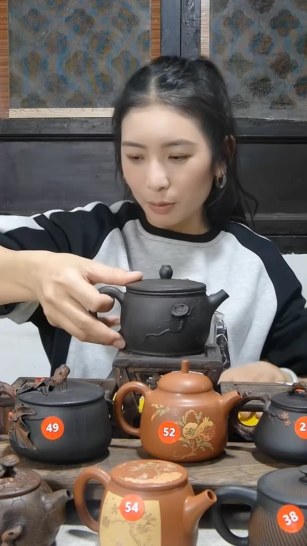 【闪购商品】陶瓷菩提纹堆雕莲子汉瓦