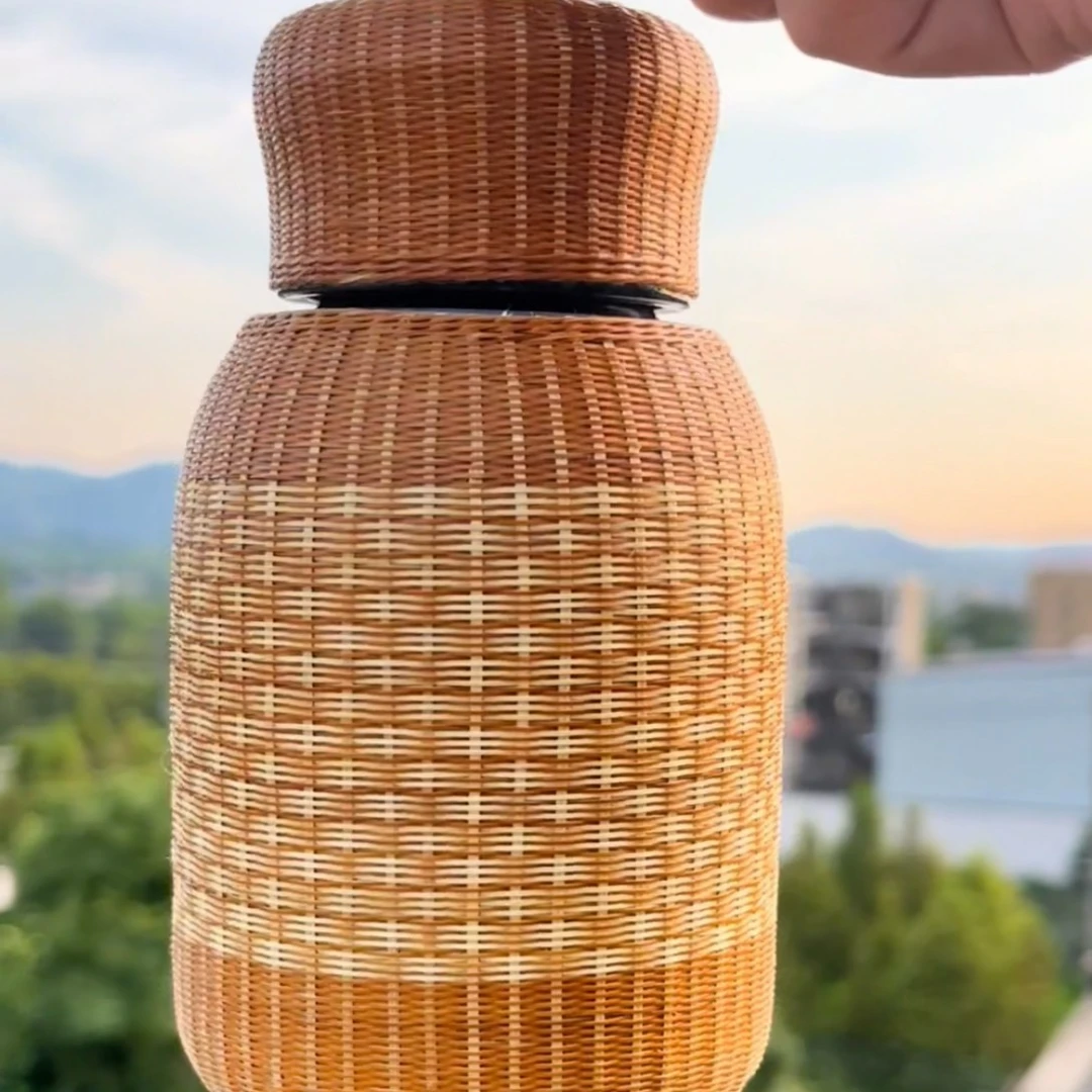 竹丝筘保温杯，容量300毫升