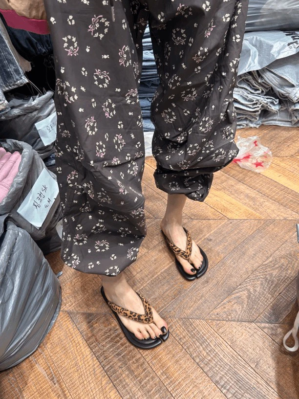 【M.two】夏季新款小众设计女士休闲平底一字拖不支持七天无理由450