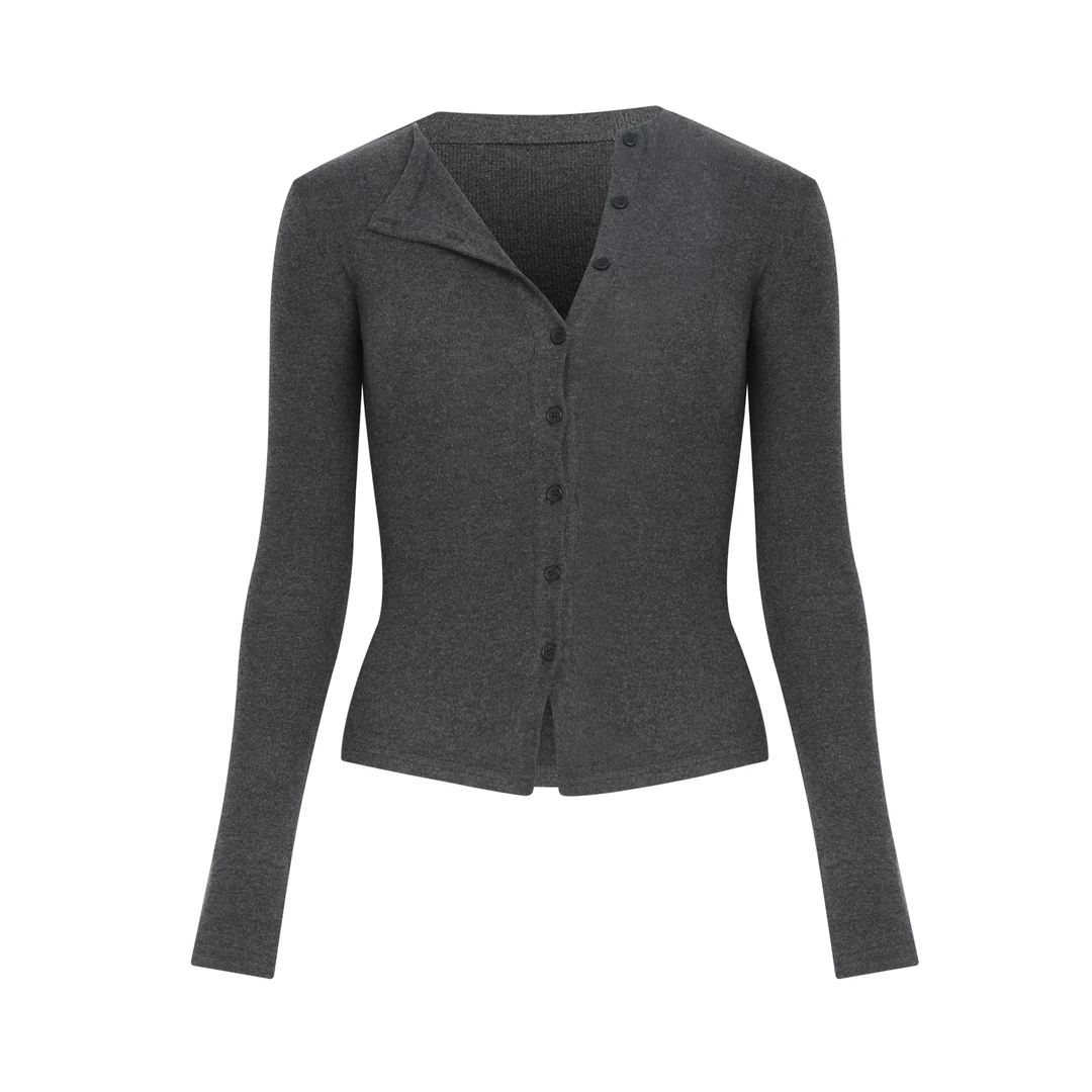 【Aliu自制】辣妹设计感小众斜扣长袖T恤女秋冬新款显瘦气质打底衫