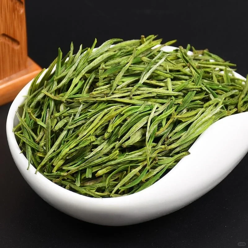 2024年新茶浓香型白茶叶罐装散装