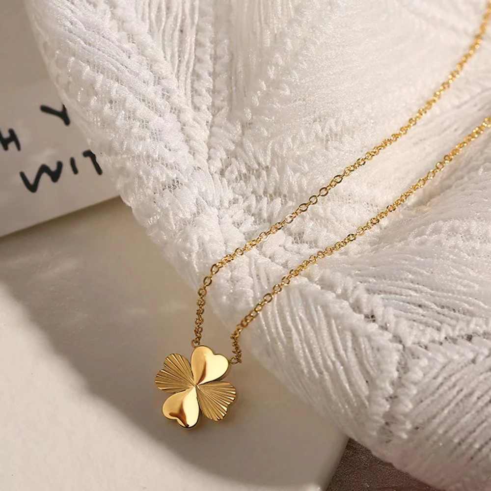 钛钢项链 2023新款不掉色车花四叶草时尚素款项链轻奢气质双面ins