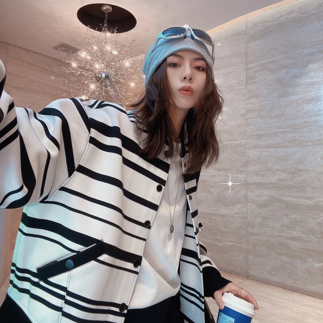 阿玛施 【新年】 宽松圆领拼色时尚长袖条纹百搭上衣女外套 5400800