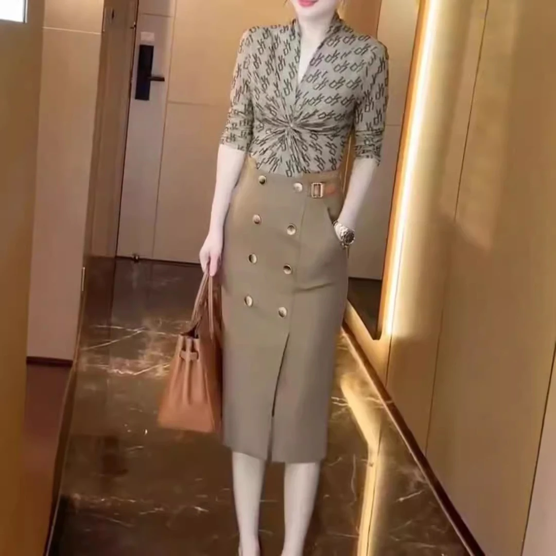 24975网红爆款女2025秋季新款V领印花修身打底高腰开叉半身裙女装