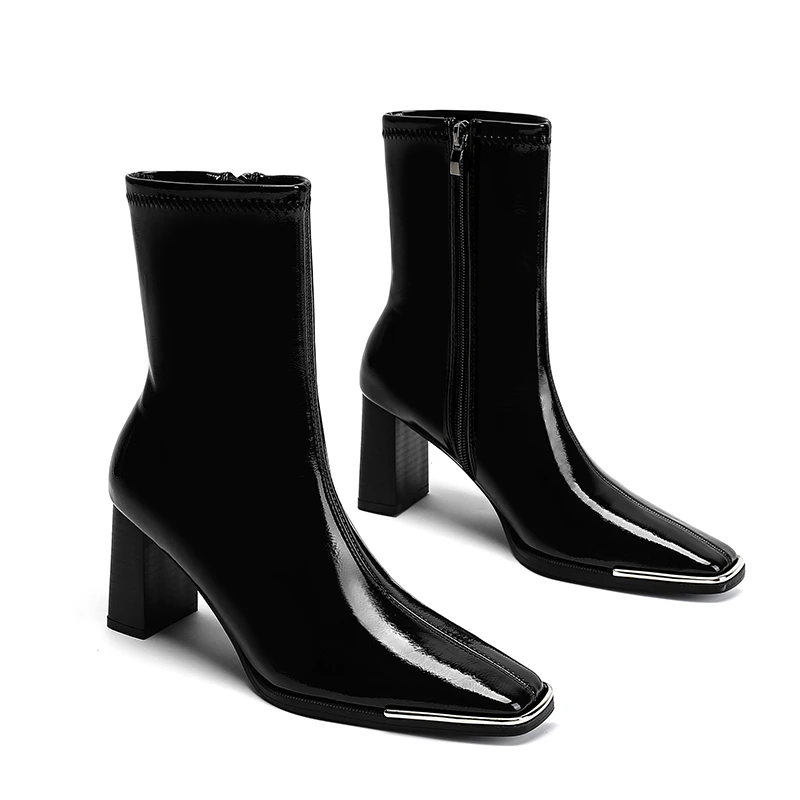 肯豆粗跟靴子黑色弹力靴2025新款方头气质短靴高跟秋冬漆皮女靴子