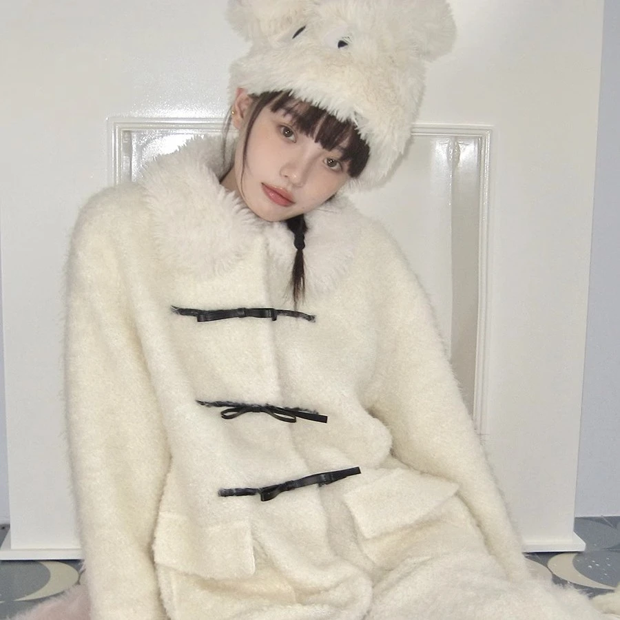 南西原创 毛绒绒领子皮质蝴蝶结大衣