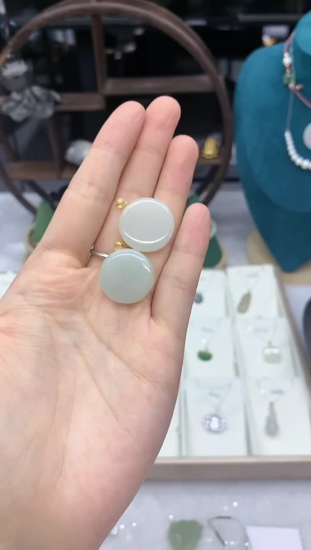 【闪购商品】和田玉颈饰18K金镶嵌团圆牌送银链多样性发货一个4
