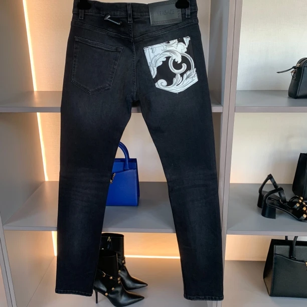 全新未使用 VERSACE/范思哲 国内现货/男士直筒修身牛仔裤