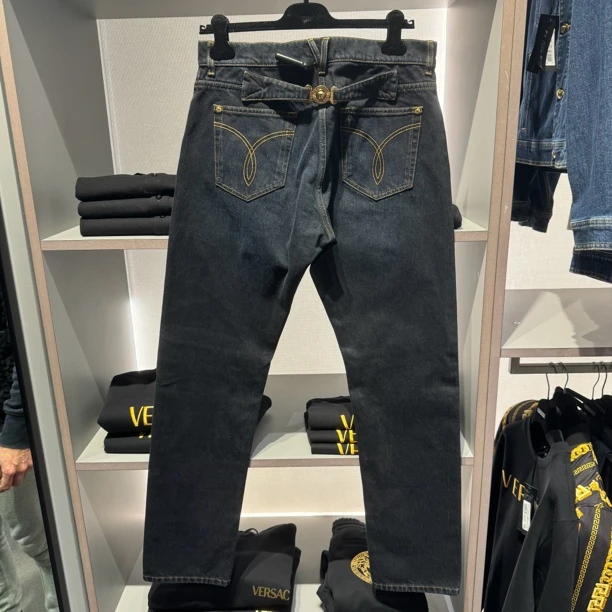 全新未使用 Versace/范思哲 三周左右回国/男士修身直筒牛仔裤