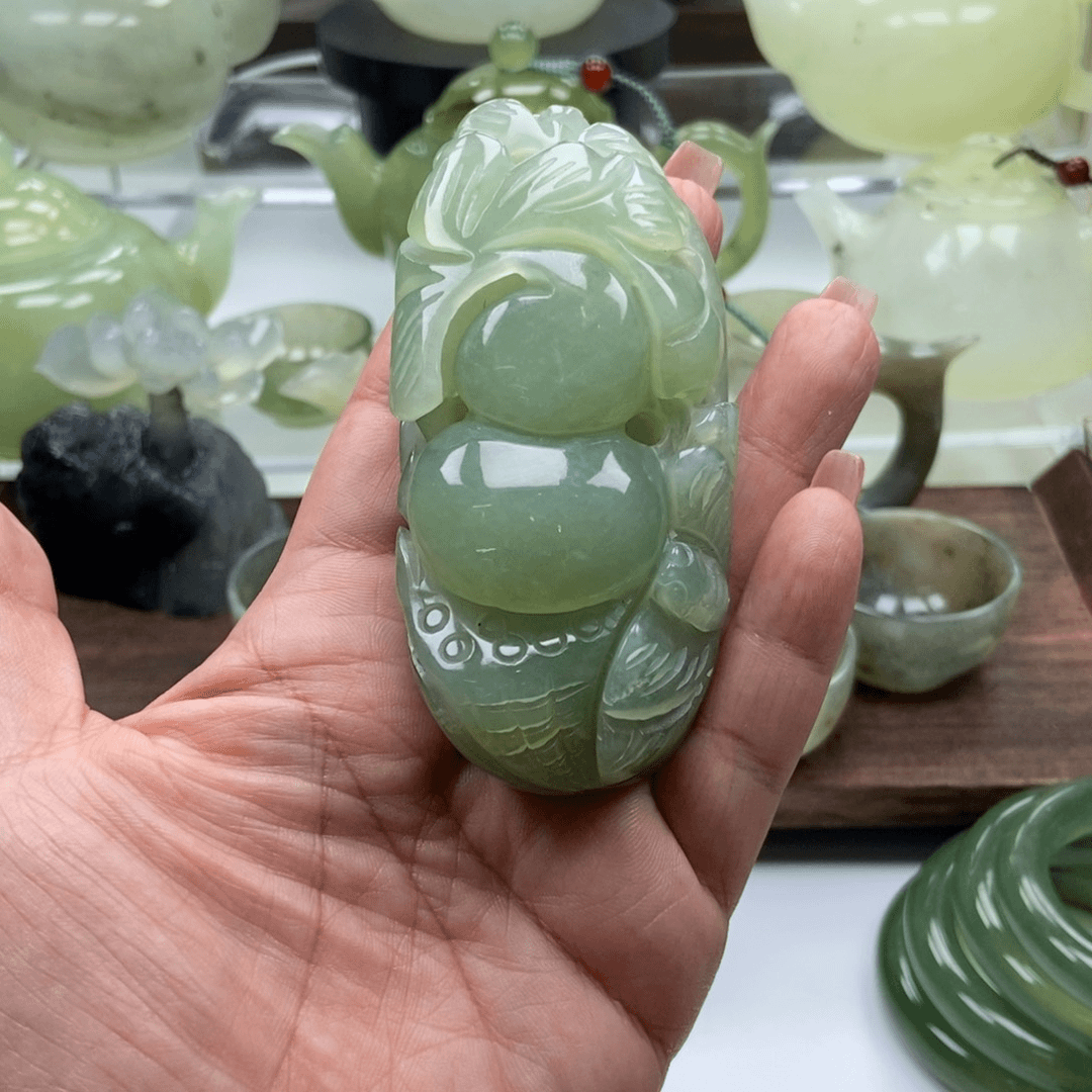 蛇纹石玉手把件未镶嵌
