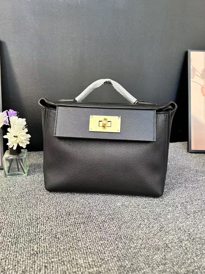 货号061-100对准编号去拍女士时尚真皮潮流经典斜跨包百搭