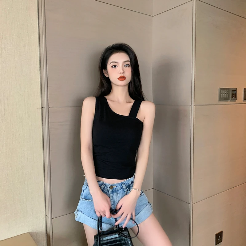 修身斜肩短款小白色背心女夏外穿无袖设计感小众美背打底内搭上衣