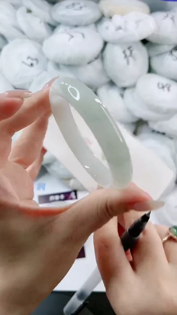 【闪购商品】石英质玉手镯未镶嵌0917083629-多样性发货