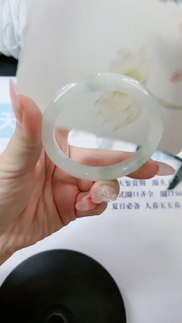 【闪购商品】石英质玉手镯未镶嵌0832788030-54