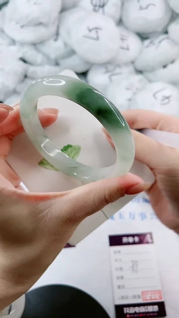 【闪购商品】石英质玉手镯未镶嵌0665506300-64