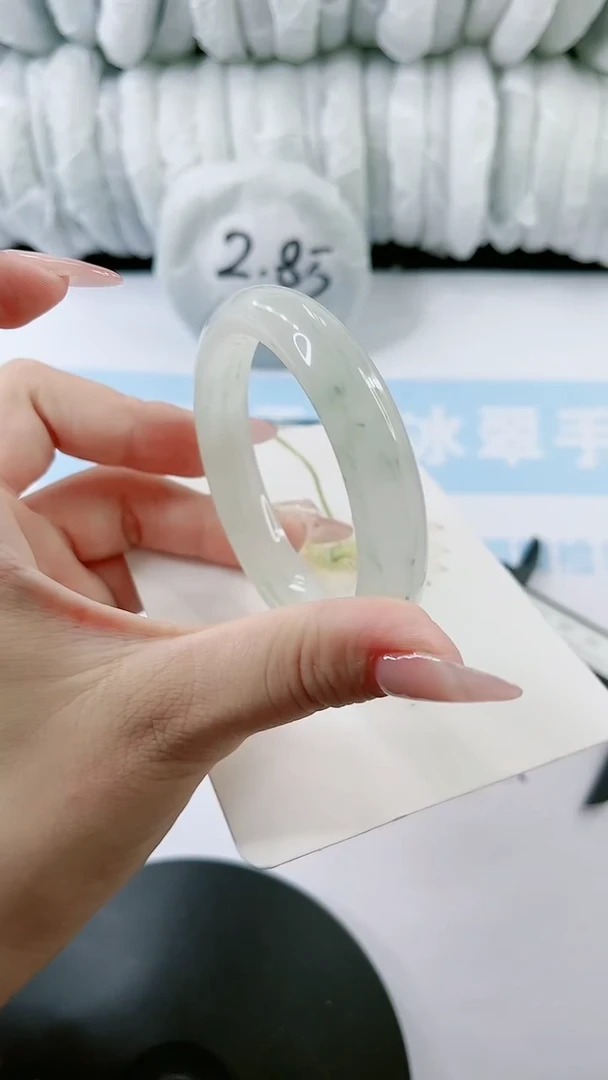 【闪购商品】石英质玉手镯未镶嵌0681640712-54