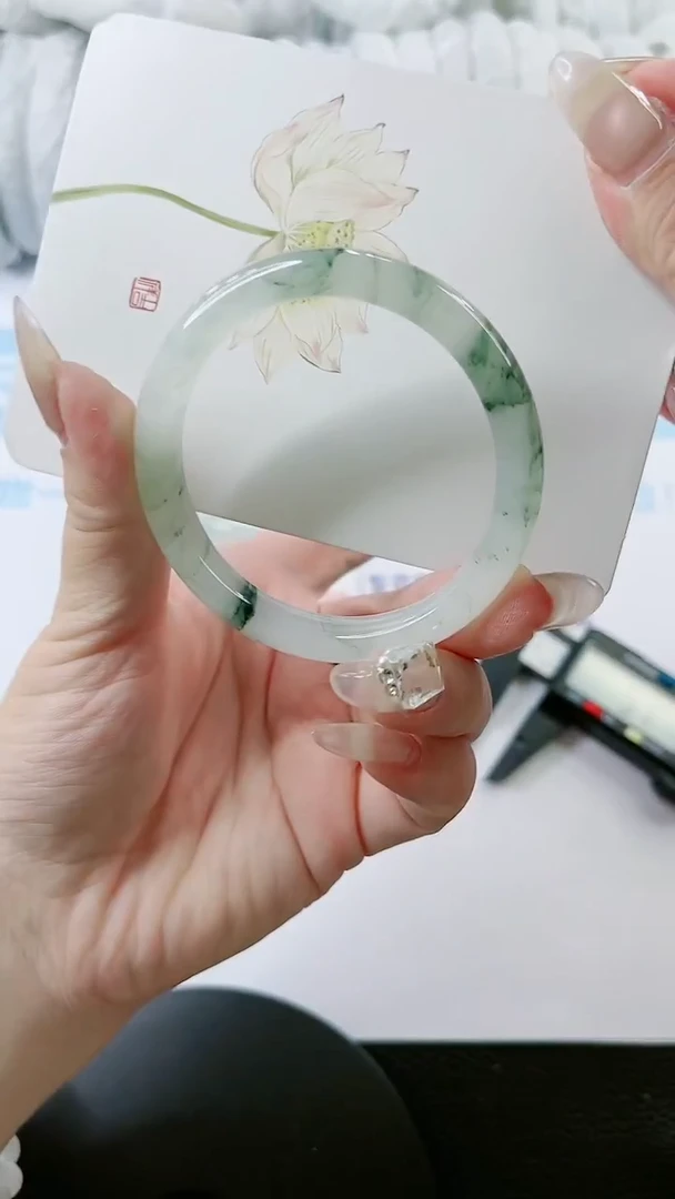 【闪购商品】石英质玉手镯未镶嵌0195458728-53