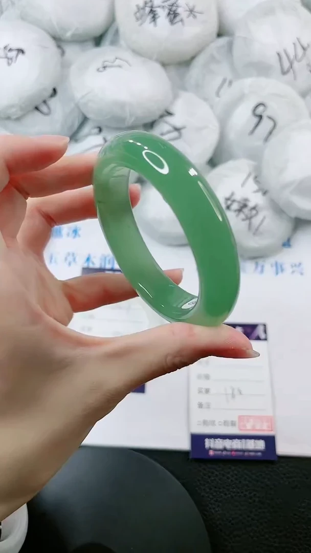 【闪购商品】石英质玉手镯未镶嵌0330020201-53