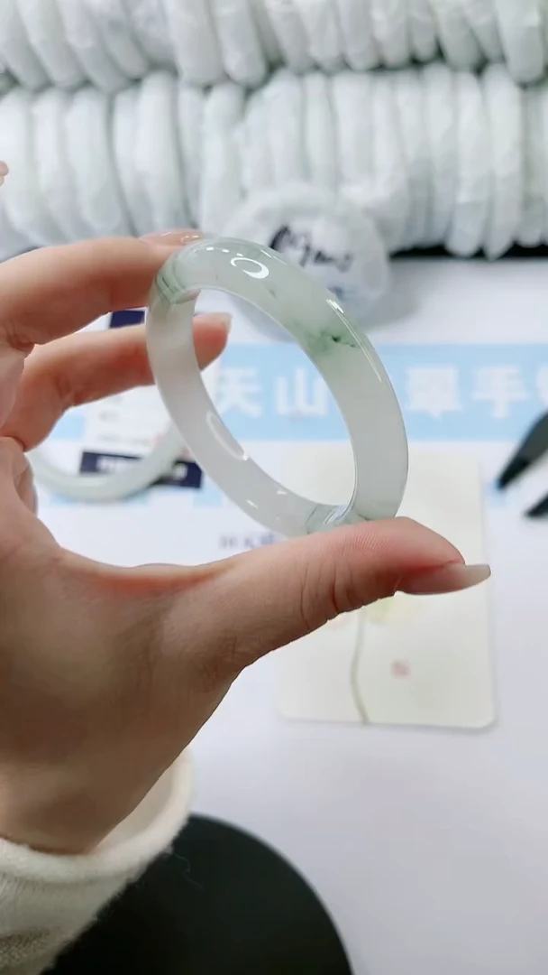 【闪购商品】石英质玉手镯未镶嵌0950398174-51